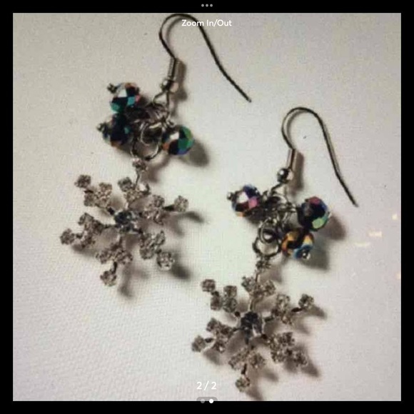 AUCTION PRICE👩🏻‍⚖️ Lovely Winter Metallic Snowflake - Picture 2 of 2